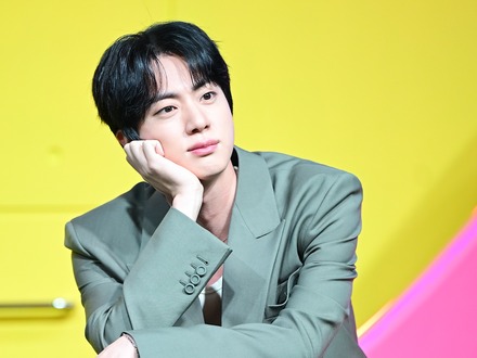 BTS・JIN、新曲『Don’t Say You Love Me』MVで共演女優と見せる儚く美しい感性…ポスター公開