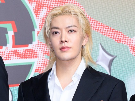 NCT・ユウタ、濡れたシャツから溢れ出す大人の色気…「最高です」「美しすぎます」【PHOTO】