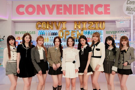 NiziU最新YouTubeコンテンツ「ConviNiziU store」(コンビニジューストア)イメージカット