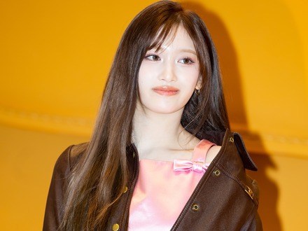 「どんどん大人びて…」IVE・イソ、末っ子らしからぬ“成熟ビジュ”に視線釘付け！【PHOTO】
