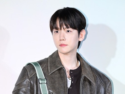EXO・ベクヒョン、新曲『Elevator』MVで幻想的な魅力の人物に惹かれる…続編も暗示か