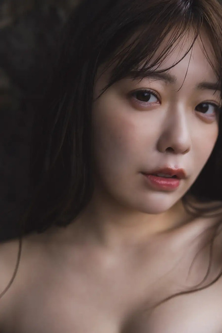 『塩見きら1st写真集　きらららぽん』撮影：藤本和典