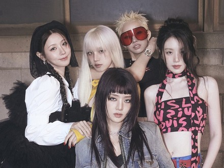 i-dle、夜景に包まれ『Good Thing』披露！幻想的なライブに酔いしれる
