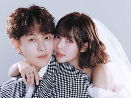 キス写真で“ラブラブ”アピール…ヒョナ♡ヨン・ジュンヒョン、新婚の甘すぎる日常を公開【PHOTO】