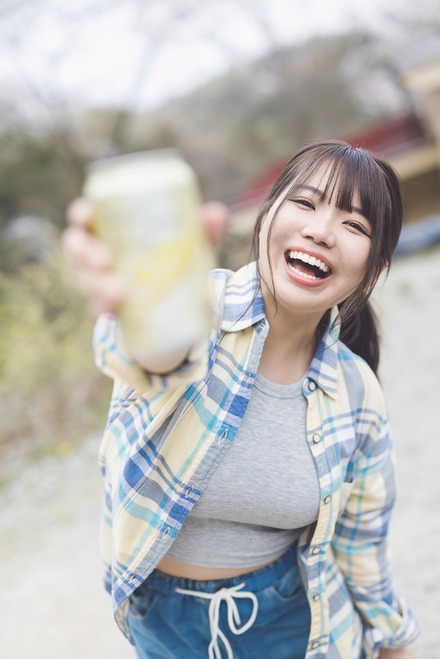 たにりか（谷梨花）153cm  1stデジタル写真集『週末ふたりキャンプ』　撮影：藤本和典