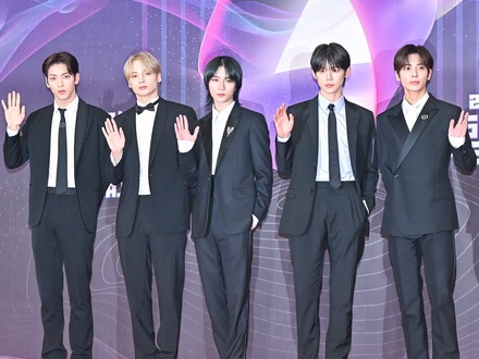 TXT、韓国の音楽フェスに3年連続ヘッドライナーとして登場！17曲を熱唱、観客と音楽で1つに