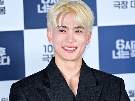 NCT・ジェヒョン、入隊前の爽やかショット公開でファン胸キュン「恋しさ爆発」【PHOTO】