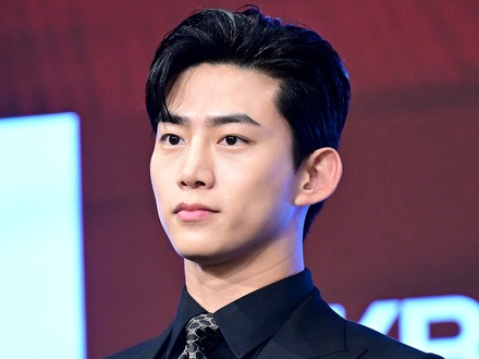 “キムタクと共演”の韓国俳優、36歳でさらなる成長を報告「伸びたんですよ」