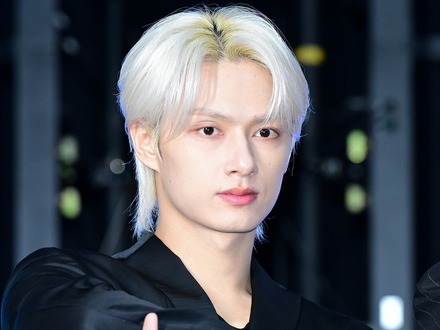 SEVENTEEN・ジュン、漫画飛び出してきた？“リアル王子様”なビジュアルに反響「勝てる人いない」【PHOTO】