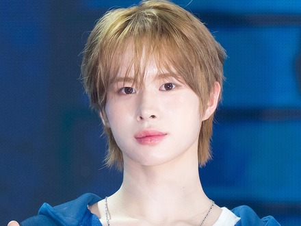 爆イケな10代！TWS・ギョンミン、“最年少”とは思えない色気漂う姿に反響「大人の男に…」【PHOTO】