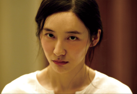 韓国映画『秘顔-ひがん-』　（C） 2024 [STUDIO&NEW, SOLAIRE PARTNERS LLC]. All Rights Reserved.