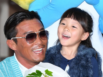 秋山成勲の娘サラン（13）、モデルのオーディションに初挑戦！“大先輩”の母と準備、涙を流す姿も