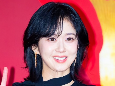 「ちょっとは老けましょうよ 笑」44歳韓国女優の“童顔”が異次元過ぎると話題【PHOTO】