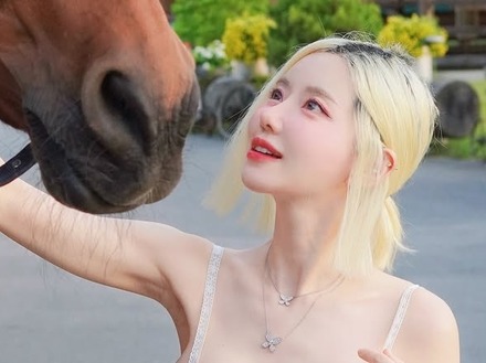 “髪をズタボロ”にされて対人恐怖症に…韓国DJ SODA、自然で笑顔を取り戻す　「脅し」も告白【PHOTO】