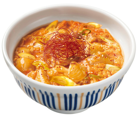 旨辛チゲ風親子丼　並盛590円