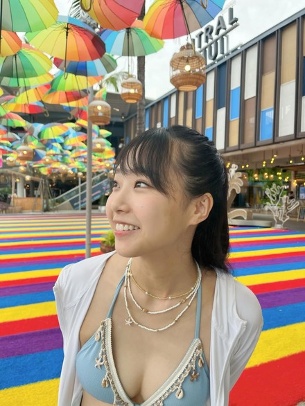 写真は加藤夕夏の公式インスタグラム