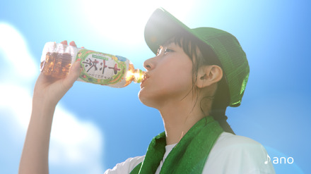 アサヒ飲料「十六茶」の新TVCM「16チャージ！野球場」編
