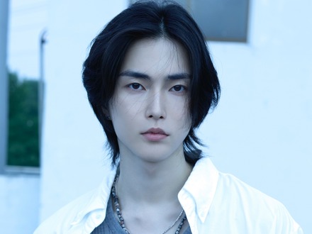 “キス写真”流出でRIIZE脱退のスンハン、ソロデビュー曲『Waste No Time』はダンスナンバー