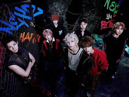“NiziUの弟”NEXZ、日本2nd EP『One Bite』がリリースと同時に1位の快進撃！型破りなMVも話題に