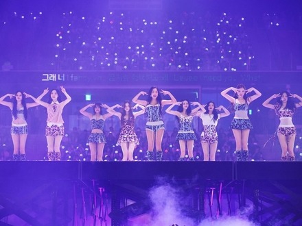 サプライズもあったTWICE革新的ワールドツアーの全容「足の力が抜けるほどうれしい」【写真15枚】