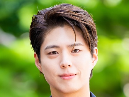 俳優パク・ボゴム、本日（22日）冠番組MC卒業へ…音楽への愛情が溢れた4カ月