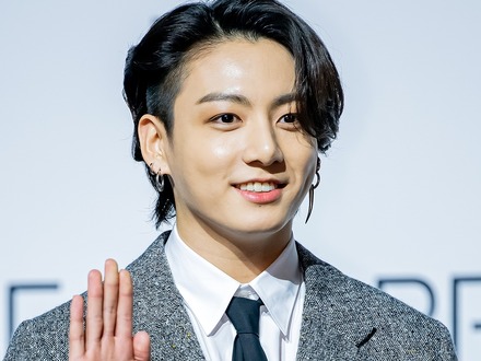 BTS・JUNG KOOK、“新タトゥー”と鍛え抜かれた肉体を披露！ジムでの近況写真が話題【PHOTO】