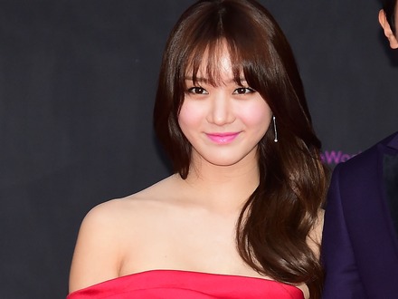 メリハリ肉体にショートパンツから伸びる美健脚　双子育てる韓国シンママ女優の完璧ボディ【PHOTO】
