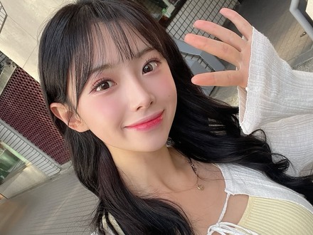 メリハリ抜群の美貌に目が行く…韓国チアガール、おへそ丸見えの大胆衣装SHOT「ハンパない！」【PHOTO】
