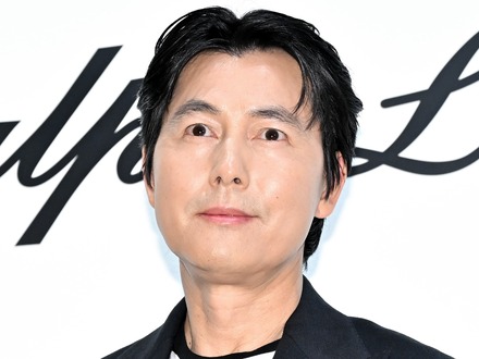 婚外子騒動から8カ月…チョン・ウソン、苦楽共にした“伴侶”と結婚報道　事務所否定せず