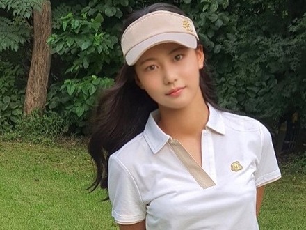 本当に18歳？女優の母を持つ美しき韓国ゴルファーがプロ転向　TWICE事務所も惚れたビジュアルで話題