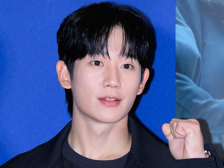 本当にアラフォー？俳優チョン・ヘイン、奇跡の“童顔ビジュアル”に反響！「何歳なの…」【PHOTO】