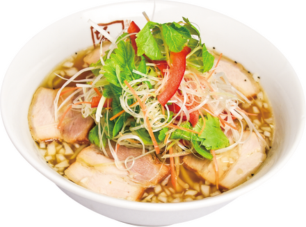 季節野菜の生姜醤油ラーメン　1,090円(税込) / 大盛 1,250円(税込)