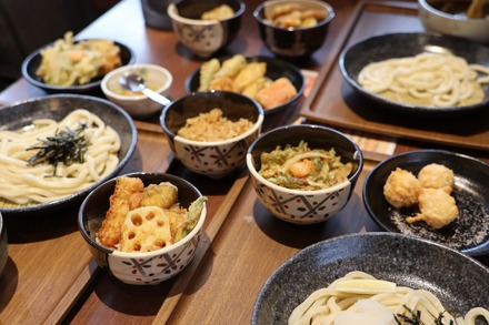 武蔵野うどん×天ぷら×ごはんが食べ放題！