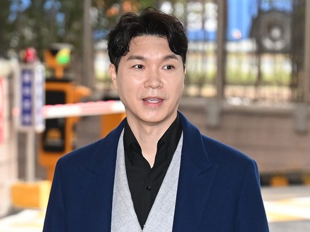 「女が大好き。ゴムまで片付けた」と裁判中に両親から非難された韓国タレント　実兄夫婦の横領裁判が再び延期