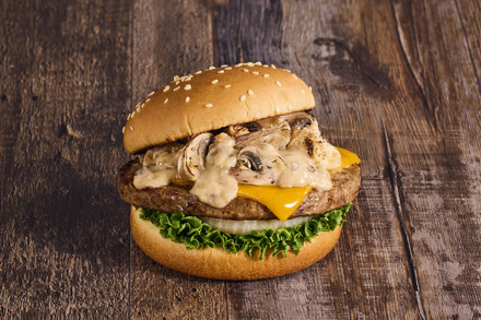 マッシュルームチーズバーガー　ポルチーニクリームソース