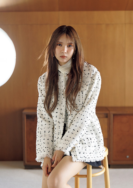 小林由依『andGIRL』秋号（C）DONUTS