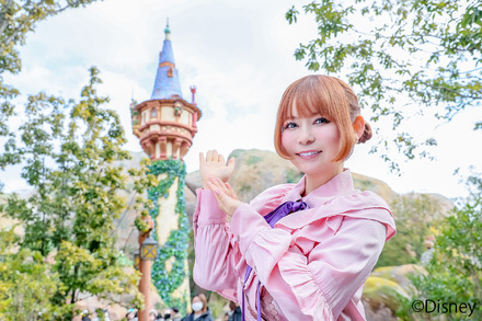 『Disney Supreme Guide 東京ディズニーリゾートガイドブック with 中川翔子』（C）講談社