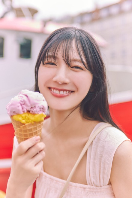 日向坂46・河田陽菜『2nd写真集（タイトル未定）』（C）竹書房