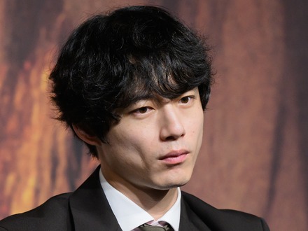 「韓国は不倫を日本史の次くらいに嫌う。お前は両方」坂口健太郎、イメージ壊滅か　現地ファンの反応が辛辣