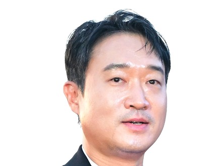 『トッケビ』『インサイダーズ』出演俳優チョ・ウジンの父が逝去、悲しみに包まれながら弔問客対応