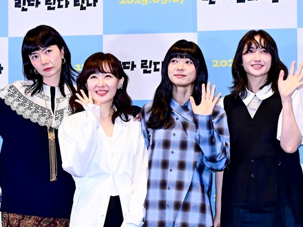 青春映画の名作『リンダ リンダ リンダ』の4人が韓国で再会！【独自写真】