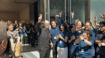 Apple銀座【撮影／平木昌宏】