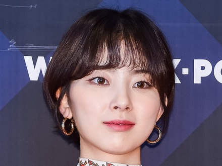 不慮の交通事故でメンバーを亡くしたK-POPグループの“末っ子”、結婚を発表！純白のドレス姿が話題