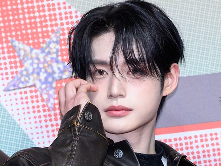 「メロすぎます」ZB1キム・ジウン、“超近距離SHOT”で魅せた無敵ビジュアルにファン悶絶！【PHOTO】