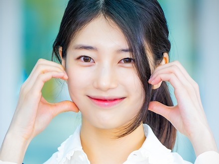 『魔法のランプにお願い』スジ、バレエ姿を披露。優雅に開脚ポーズも【PHOTO】