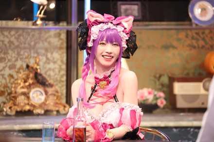 えなこ『酒のツマミになる話』（C）フジテレビ