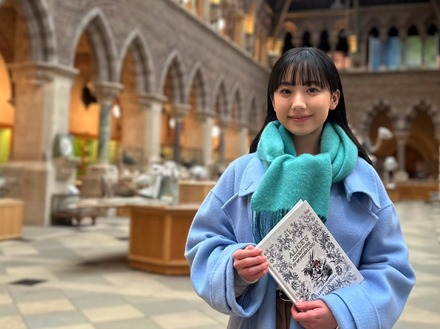 「芦田愛菜とめぐる『不思議の国のアリス』ワンダーランド」（C）NHK