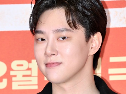 BTS・JINの親友、「兵役で最も過酷」な海兵隊へ!『プデュ2』出演俳優クォン・ヒョンビンが11月入隊