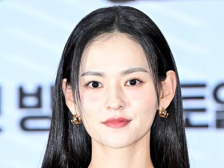 『わたしの完璧な秘書』女優キム・ユネ、本日(25日)一般男性と挙式「一生のパートナーに」