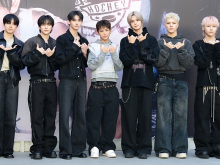 “韓国デビュー”ALで快進撃続ける&TEAM、収録曲『Lunatic』MVをサプライズ公開!